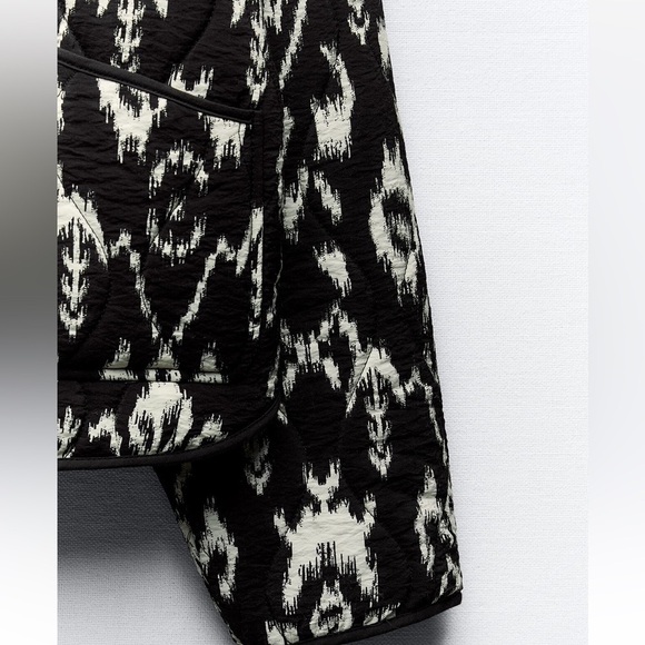 New ZARA Print Puffer Jacket With Front Patch Pockets And Side Vents - Picture 6 of 10